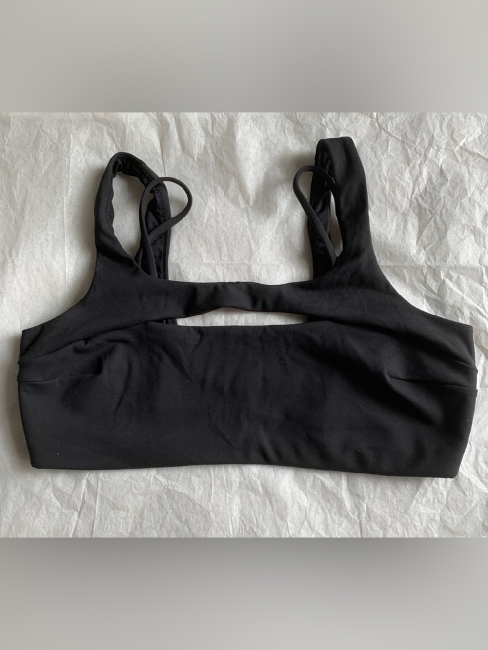 Lululemon Everlux Front Cut-Out Train Bra - Black - Size 10